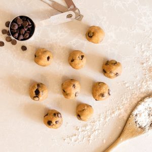 Healthy cookie dough balls